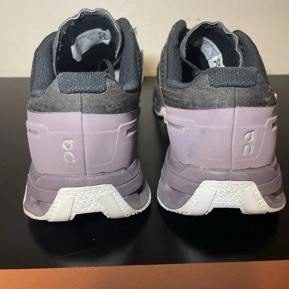 On Running woman Black and Purple Athletic Shoes size 10 - Picture 5 of 8